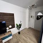 Confort & Equipe Tt Apartment *